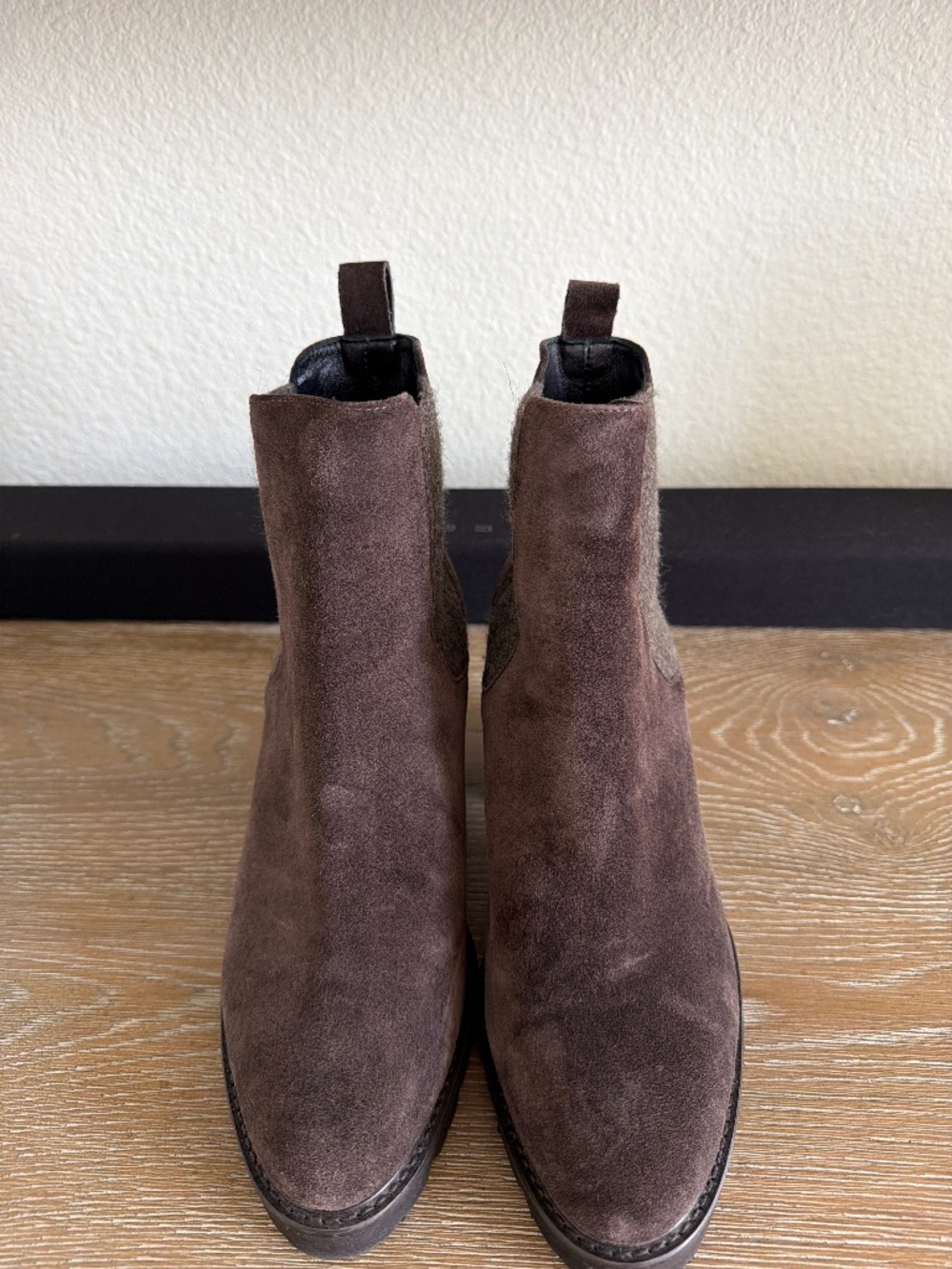 Luca Grossi brown suede ankle boot